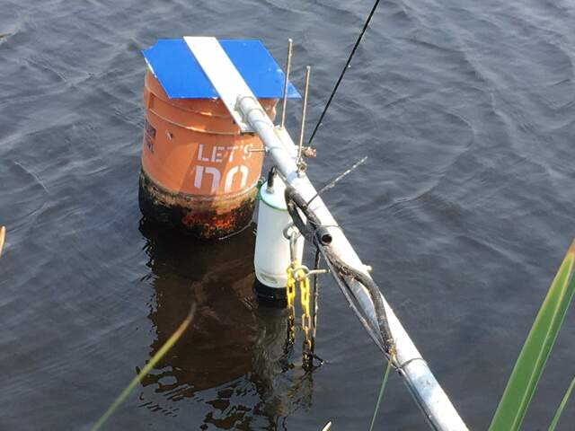 eosFD chamber with long collar on floating boom. The boom level is artificially raised right now so that the water level is below the chamber membranes. 